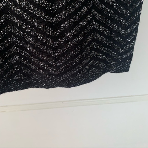 Express Dress Womens XS Extra Small Black Silver Chevron Striped Long Sleeve - Picture 3 of 9